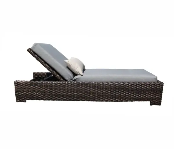 Deluxe Chaise Lounge, view 2