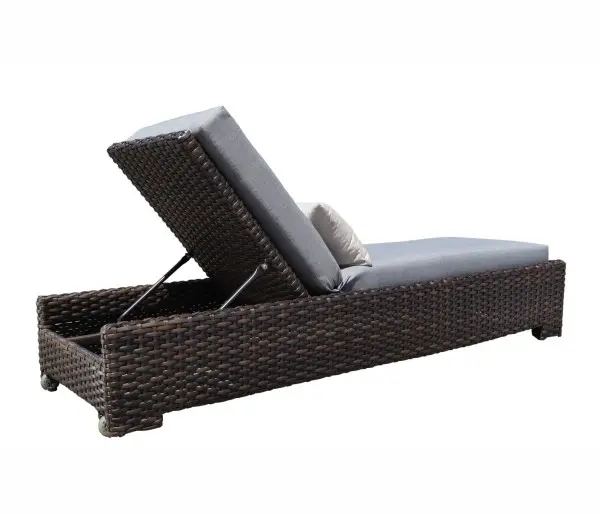 Deluxe Chaise Lounge, view 3